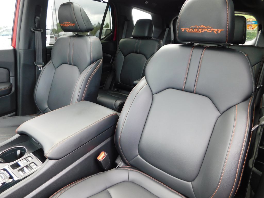 Used 2023 Honda Pilot TrailSport image 16