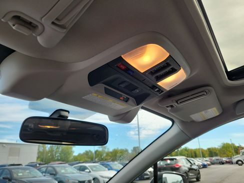 Used 2021 Subaru Crosstrek 2.0i Premium w/ Moonroof Package image 30