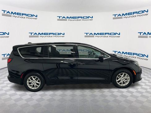 Used 2024 Chrysler Voyager LX FWD image 6