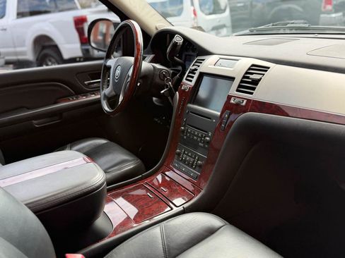 Used 2008 Cadillac Escalade EXT AWD/4WD image 19