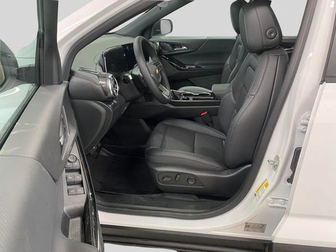 New 2026 Chevrolet Equinox LT w/ Convenience Package II image 13