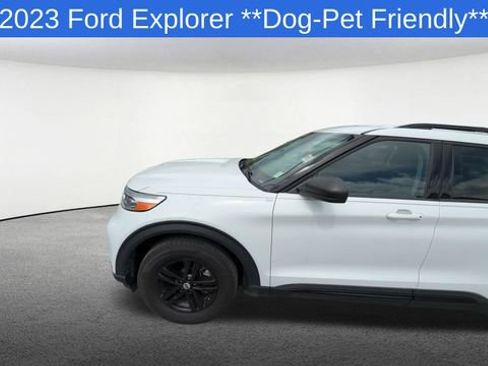 Used 2023 Ford Explorer XLT AWD/4WD image 4