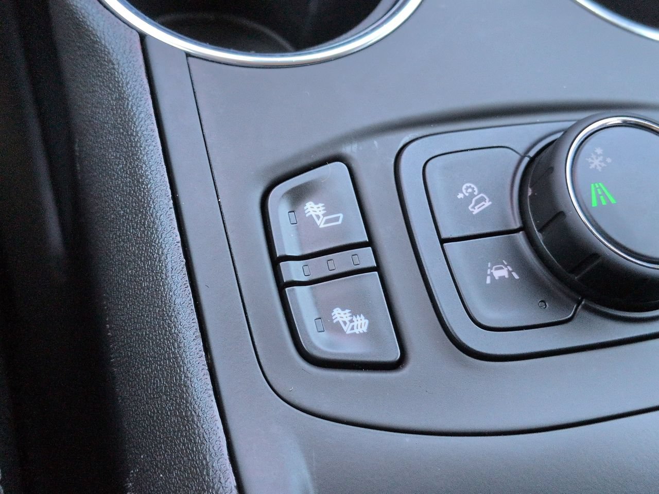 Used 2024 GMC Terrain SLE w/ Driver Convenience Package FWD image 22
