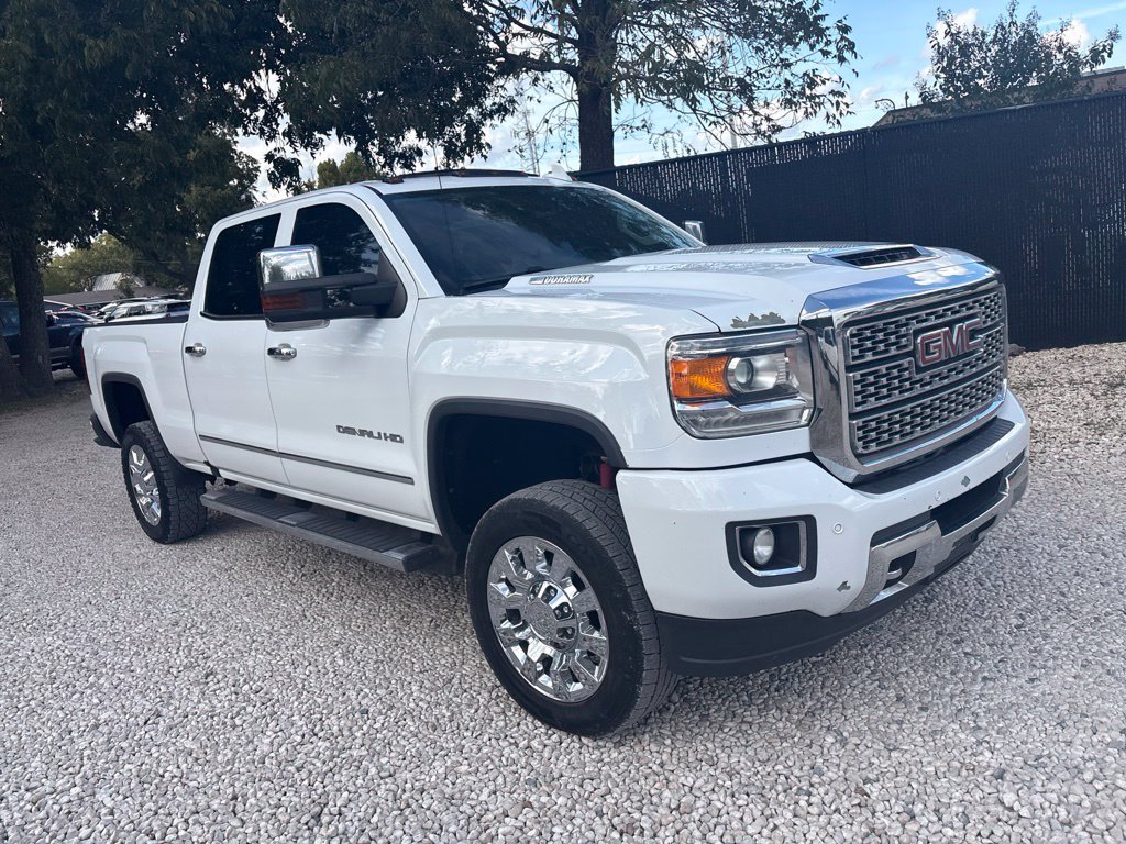 Used 2019 GMC Sierra 2500 Denali w/ Duramax Plus Package AWD/4WD image 7