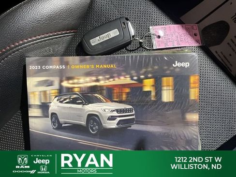 Used 2023 Jeep Compass Trailhawk w/ Trailhawk Elite Group AWD/4WD image 15