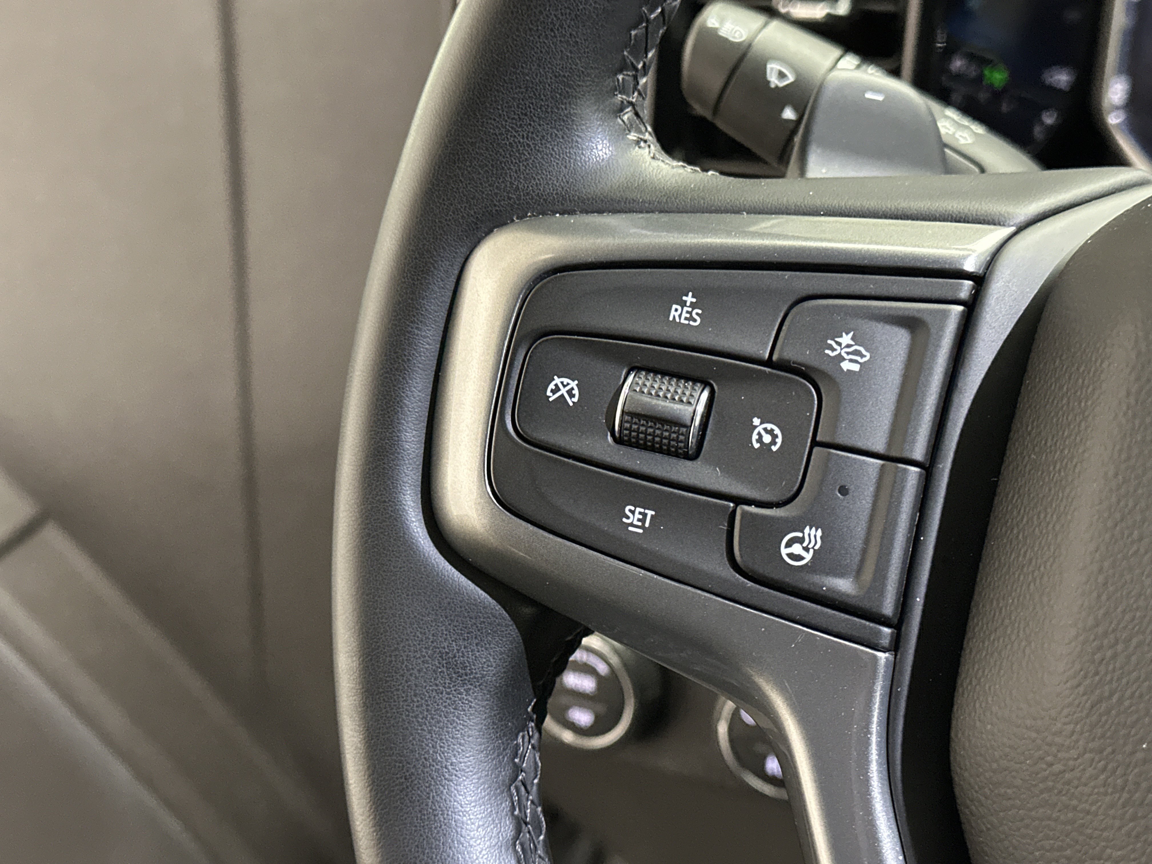 Used 2024 Chevrolet Silverado 1500 LT Trail Boss w/ LPO, Dark Essentials Package AWD/4WD image 26