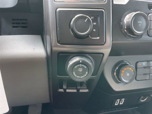 Used 2019 Ford F150 XLT w/ Trailer Tow Package image 36