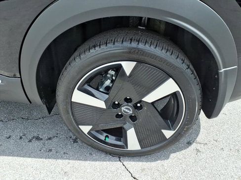 New 2026 Nissan Kicks SR w/ Cold Weather Package AWD/4WD image 4