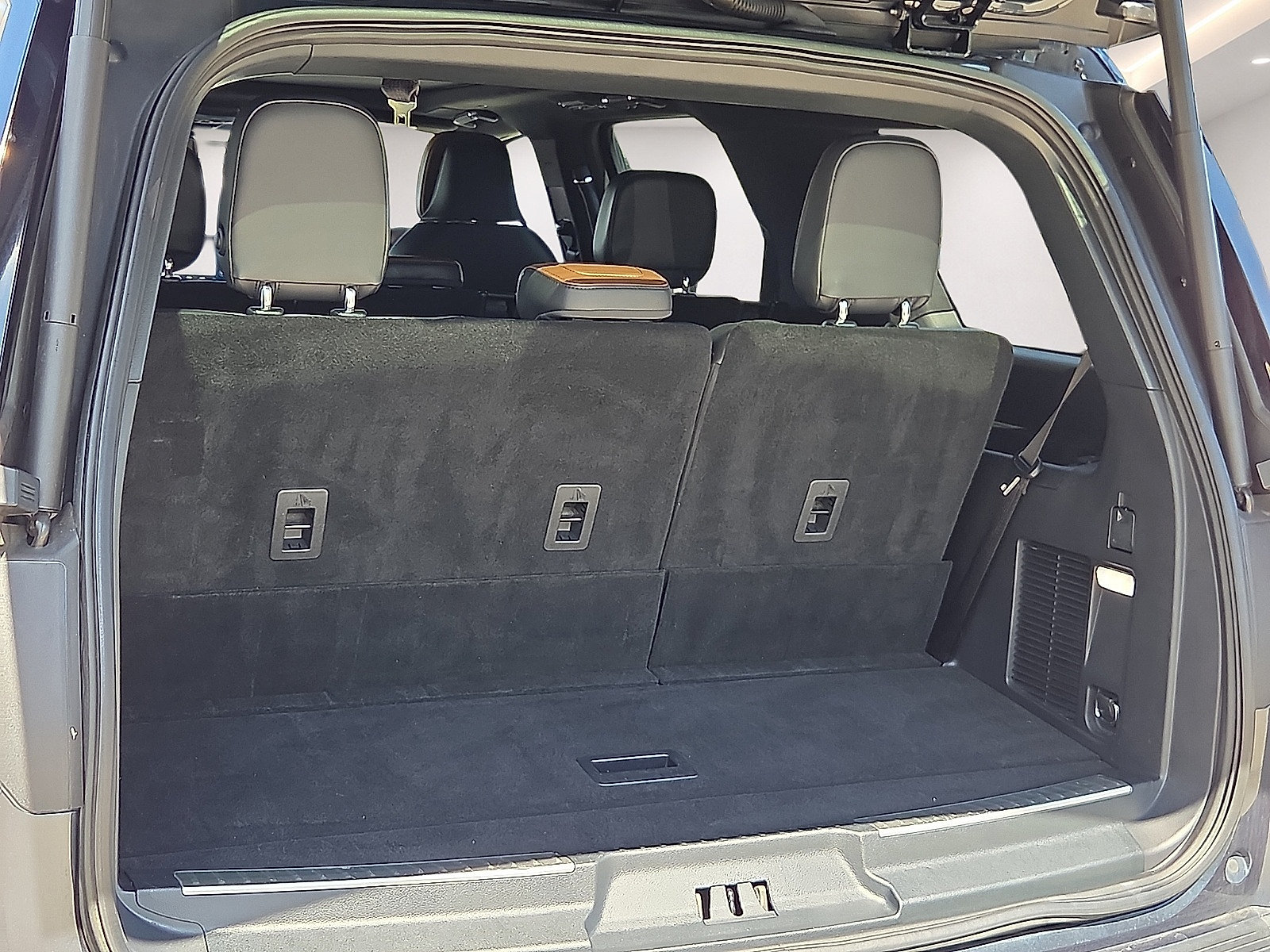 Used 2024 Lincoln Navigator Reserve AWD/4WD image 8