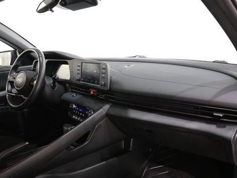 Used 2025 Hyundai Elantra Sport FWD image 16