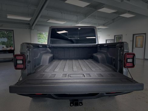 Used 2021 Jeep Gladiator Rubicon AWD/4WD image 27