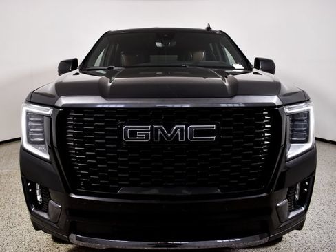 Used 2023 GMC Yukon XL Denali Ultimate AWD/4WD image 15
