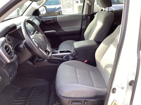 Used 2023 Toyota Tacoma SR5 w/ Technology Package AWD/4WD image 14