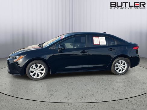 Certified 2025 Toyota Corolla LE w/ Convenience Package FWD image 3