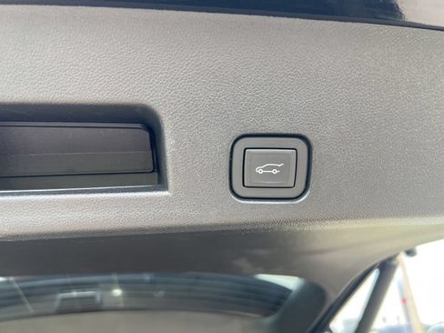 Used 2024 Chevrolet Traverse RS w/ LPO, Floor Liner Package AWD/4WD image 44