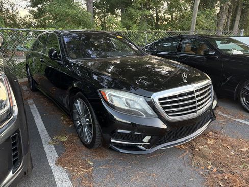 Used 2017 Mercedes-Benz S 550 Sedan image 3