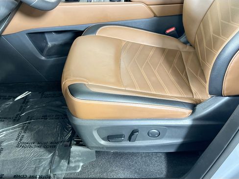 Used 2024 Nissan Pathfinder Platinum w/ Cargo Package AWD/4WD image 19
