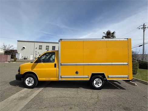 Used 2020 GMC Savana 3500 Extended w/ Driver Convenience Package image 8