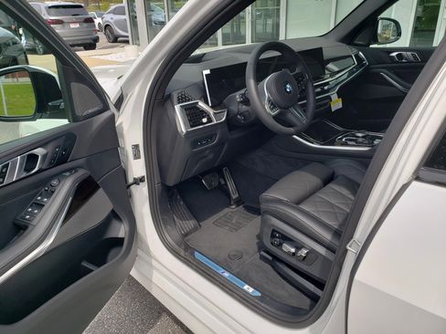 New 2026 BMW X5 xDrive40i w/ M Sport Package AWD/4WD image 10