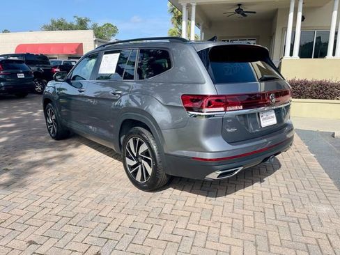 Used 2024 Volkswagen Atlas SE image 3