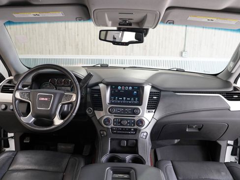 Used 2017 GMC Yukon XL SLT AWD/4WD image 18