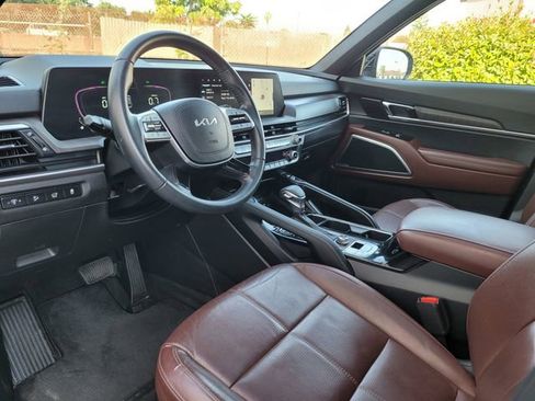 Certified 2024 Kia Telluride EX w/ EX Captain's Chair Package FWD image 12