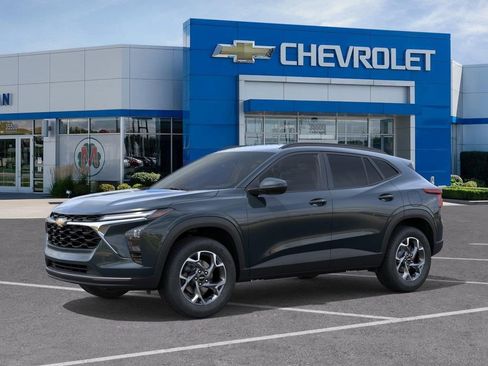 New 2026 Chevrolet Trax LT FWD image 2