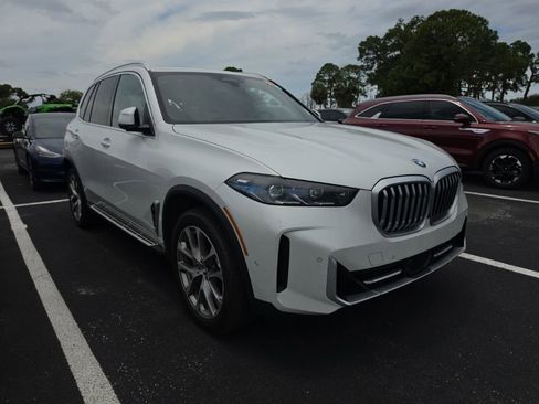 Used 2024 BMW X5 sDrive40i w/ Premium Package RWD image 2