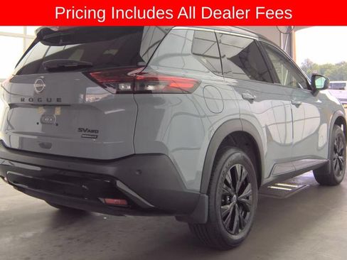 Certified 2023 Nissan Rogue SV w/ SV Premium B Package AWD/4WD image 3