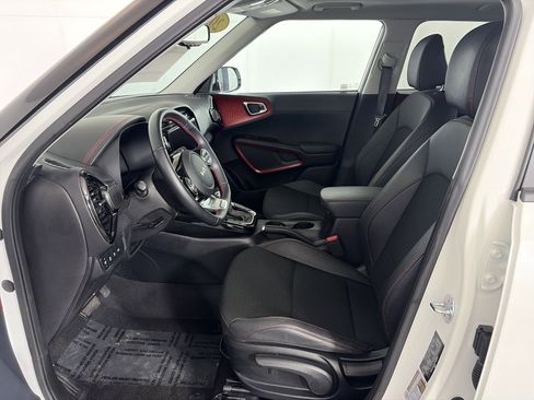 Certified 2024 Kia Soul GT-Line image 6