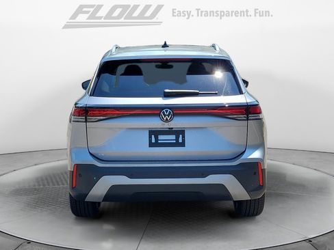 New 2026 Volkswagen Tiguan SE FWD image 6