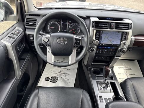 Used 2022 Toyota 4Runner Limited AWD/4WD image 17