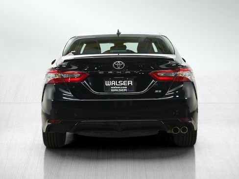 Used 2019 Toyota Camry SE w/ Convenience Package FWD image 4
