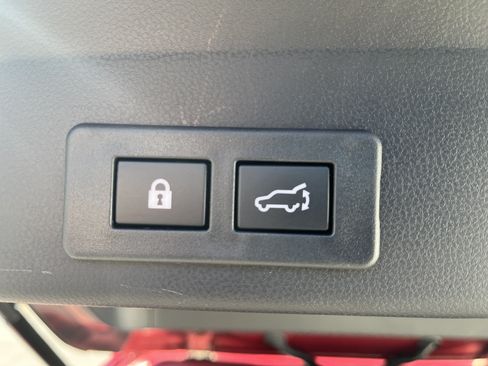 Used 2023 Subaru Ascent Premium w/ Convenience Package AWD/4WD image 8