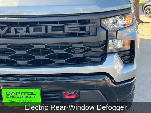 Used 2025 Chevrolet Silverado 1500 Custom Trail Boss w/ LPO, Dark Essentials Package AWD/4WD image 9