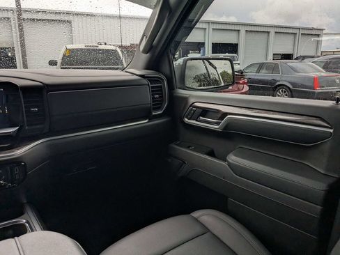 Used 2025 Chevrolet Silverado 1500 LTZ AWD/4WD image 16