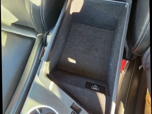 Used 2023 Genesis G70 2.0T image 47