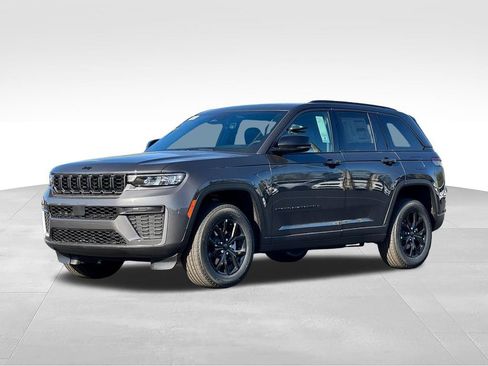 New 2026 Jeep Grand Cherokee Altitude AWD/4WD image 3