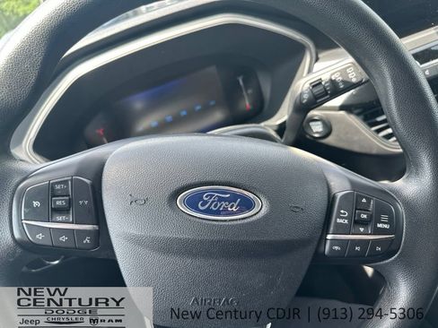 Used 2025 Ford Escape Active AWD/4WD image 32