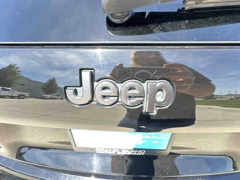 Used 2020 Jeep Cherokee High Altitude AWD/4WD image 32