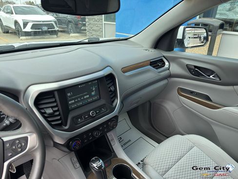 Used 2018 GMC Acadia SLE AWD/4WD image 19