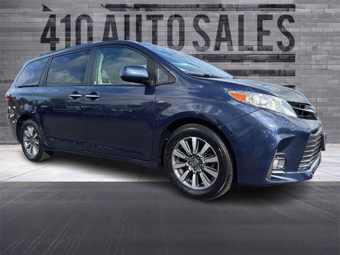Used 2020 Toyota Sienna XLE image 1
