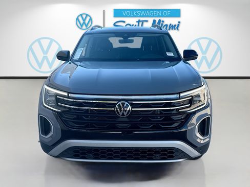Certified 2025 Volkswagen Atlas Peak Edition SE image 2