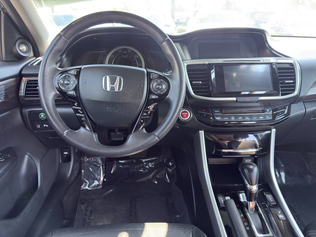 Used 2017 Honda Accord Touring image 16