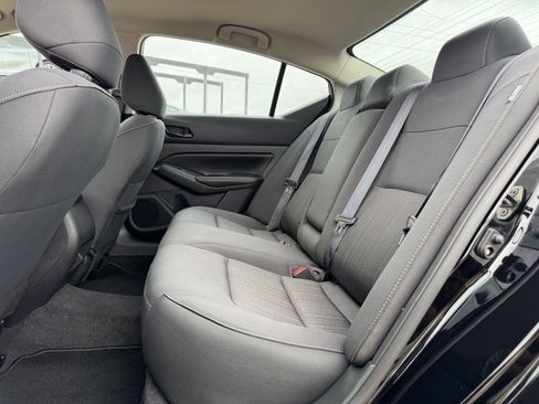Used 2025 Nissan Altima 2.5 SV FWD image 28