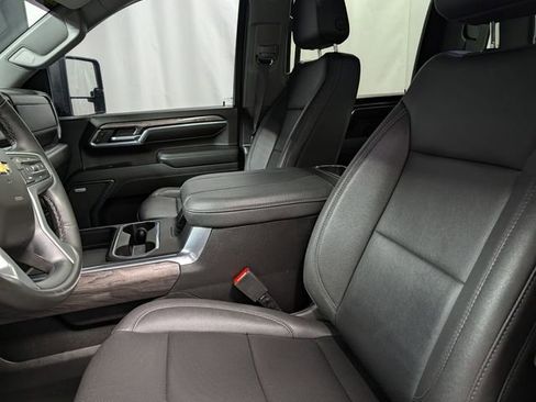 Used 2024 Chevrolet Silverado 3500 LTZ w/ LTZ Plus Package image 13