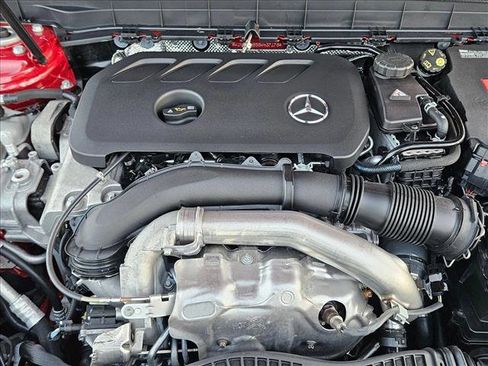 Used 2025 Mercedes-Benz GLB 250 4MATIC image 22
