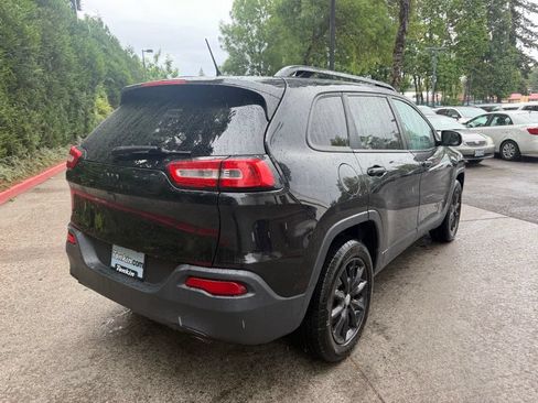 Used 2014 Jeep Cherokee Latitude w/ Comfort/Convenience Group AWD/4WD image 4