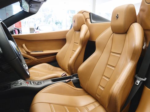 Used 2013 Ferrari 458 Spider RWD image 10