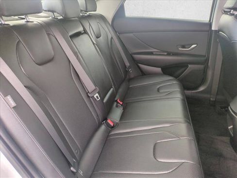 Certified 2025 Hyundai Elantra Limited FWD image 24